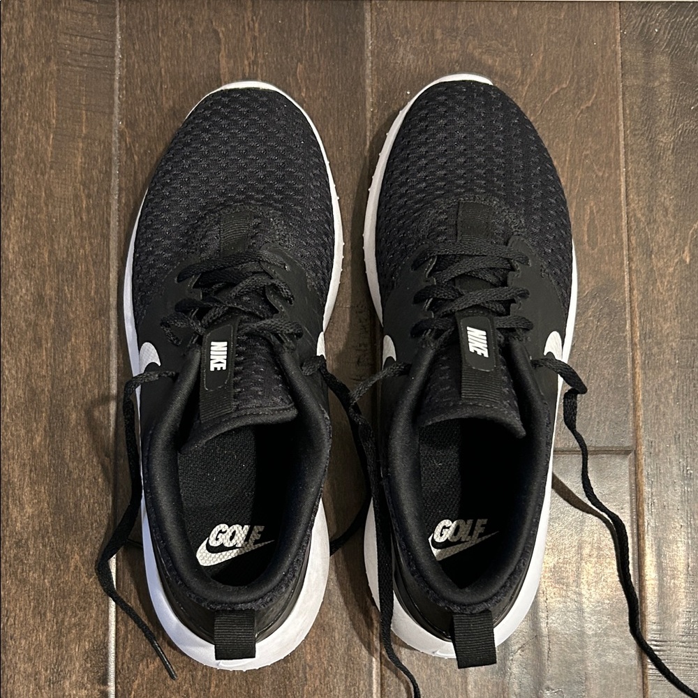 Nike Black and White Athletic Golf Trainers